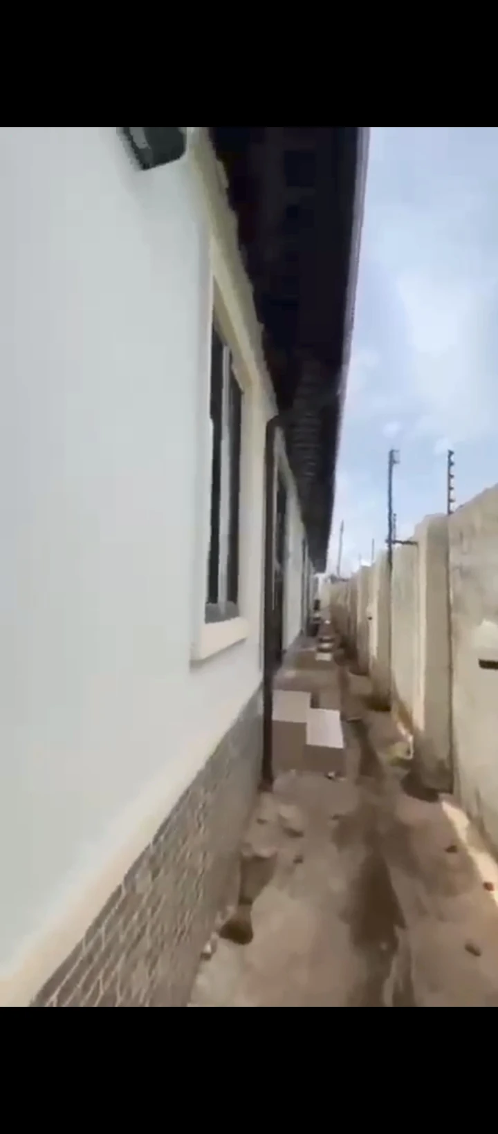4 Bedroom Flat for Sale in Isihor, Edo - Image 1