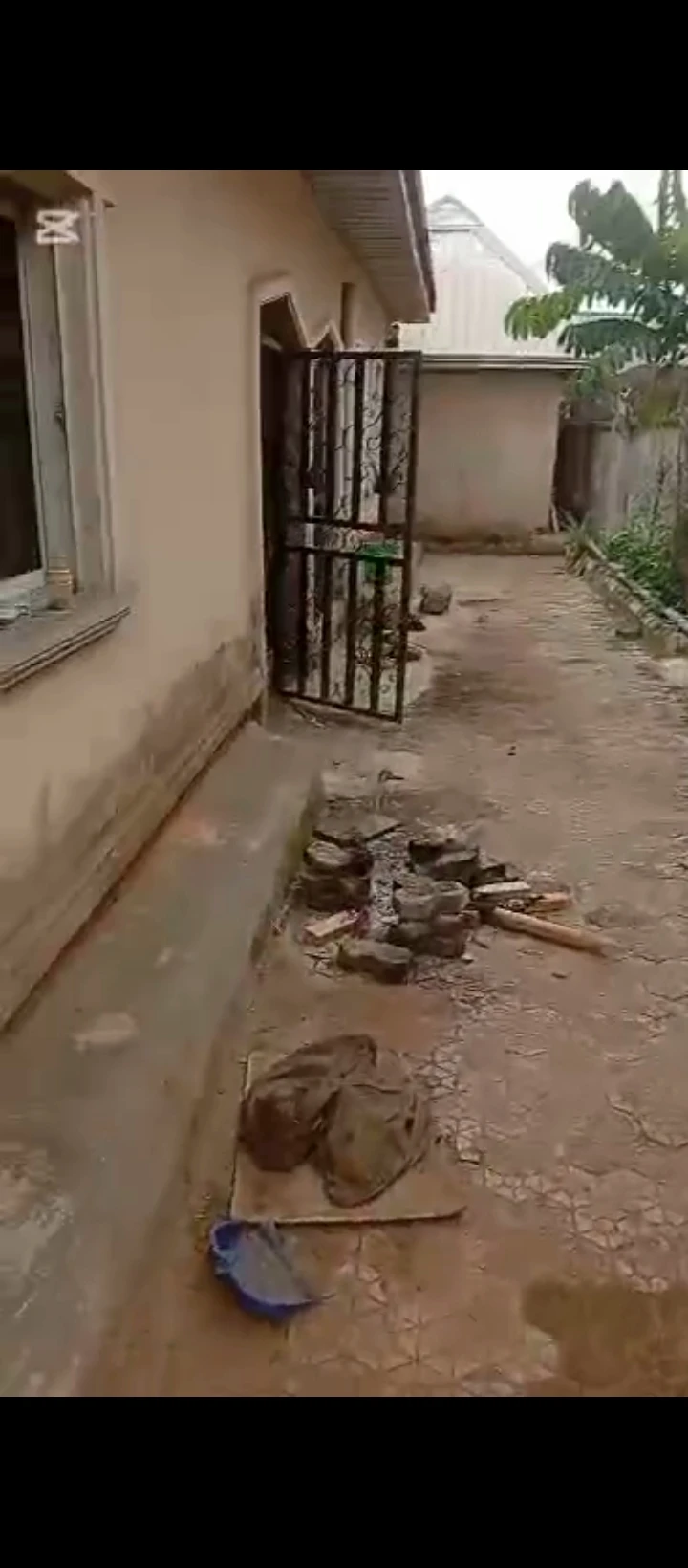 4 Bedroom Flat for Sale in Isihor, Edo - Image 1
