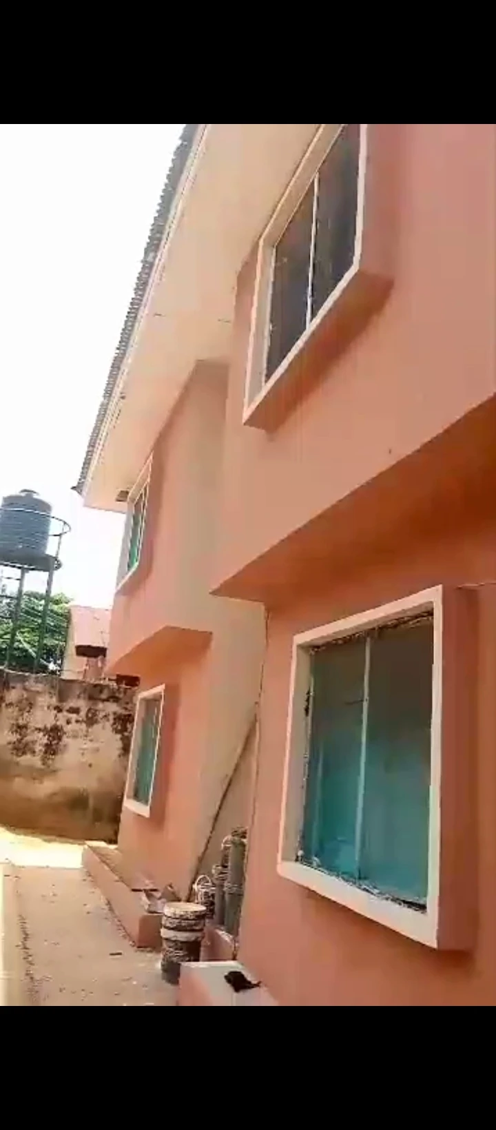 3 Bedroom Flat for Sale in Okhoro, Edo - Image 2