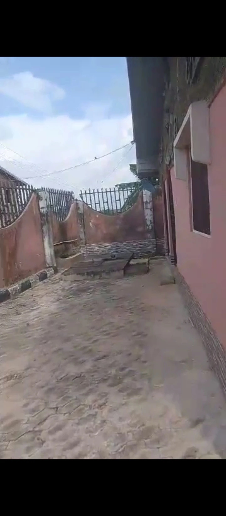 3 Bedroom Flat for Sale in New Lagos street, Edo - Image 1