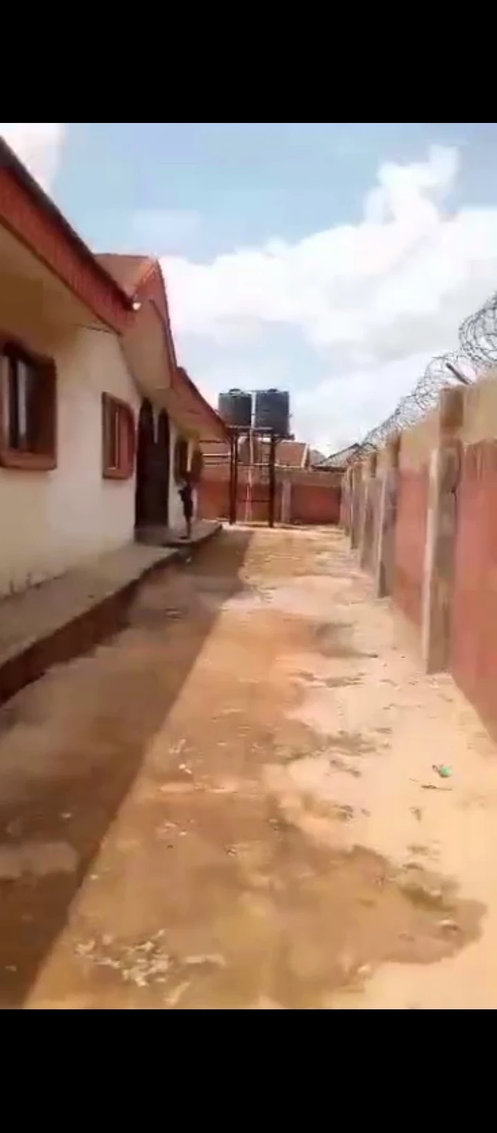 3 Bedroom Flat for Sale in Upper sakpoba road Benin city off Abraka road, Edo - Image 2