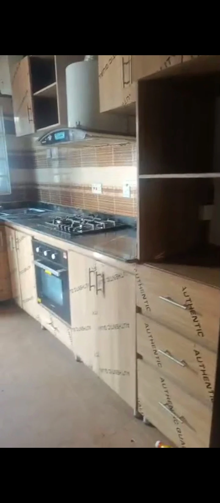 4 Bedroom Flat for Rent in Isihor, Edo - Image 2