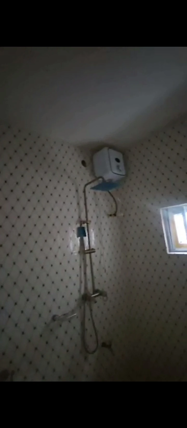 1 Bedroom Flat for Rent in Okun uselu, Edo - Image 2