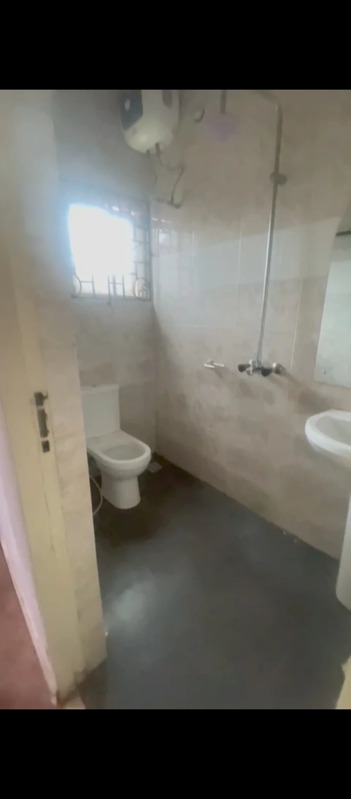 3 Bedroom Flat for Rent in Isihor, Edo - Image 1