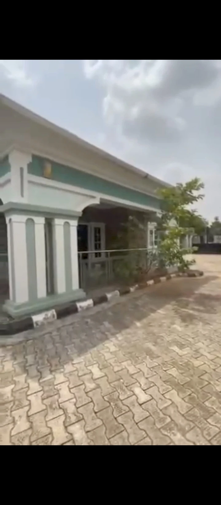 4 Bedroom Flat for Sale in Etete, Edo - Image 3