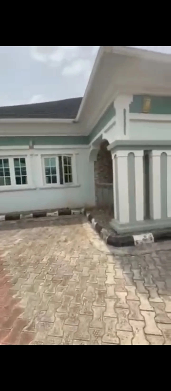 4 Bedroom Flat for Sale in Etete, Edo - Image 2