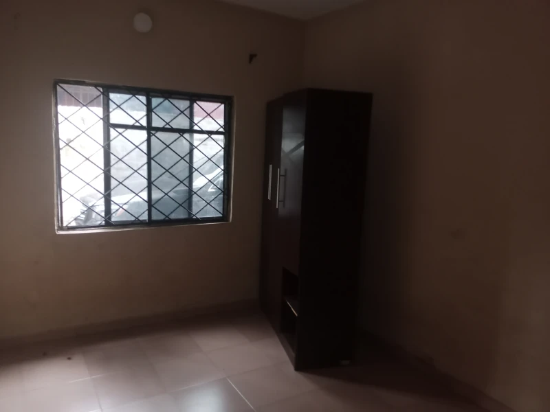 3 Bedroom Flat for Rent in Okpamen street off sapele road, Edo - Image 2