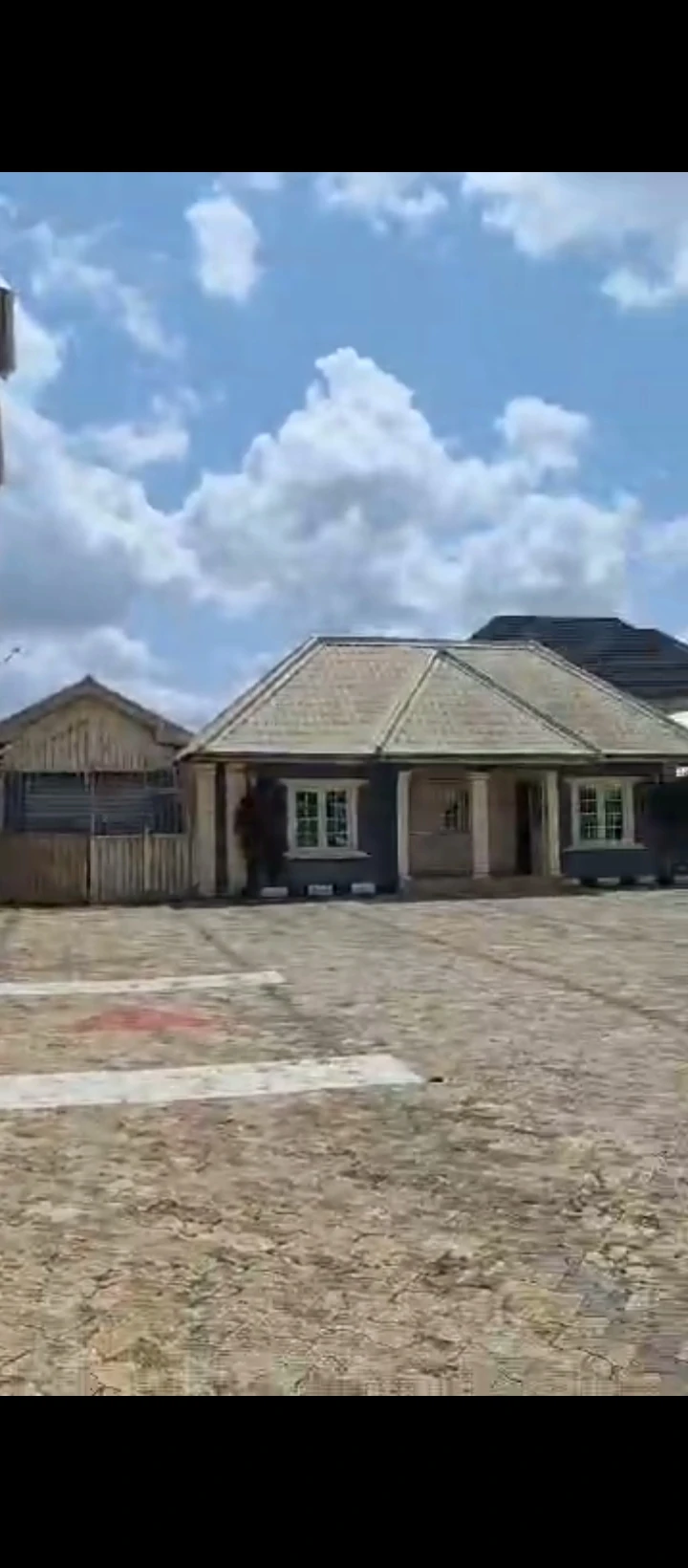 Duplex for Sale in Ugbor Central, Edo - Image 3