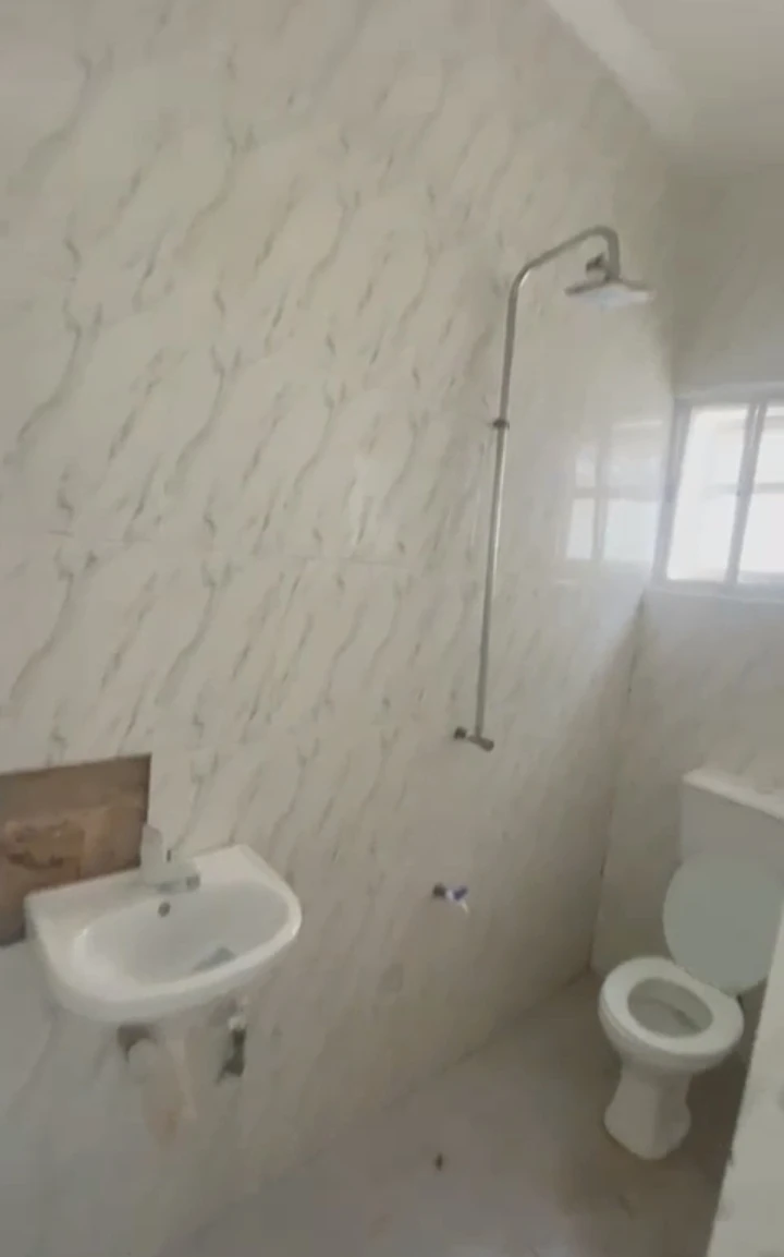 3 Bedroom Flat for Rent in Amagba, Edo - Image 1