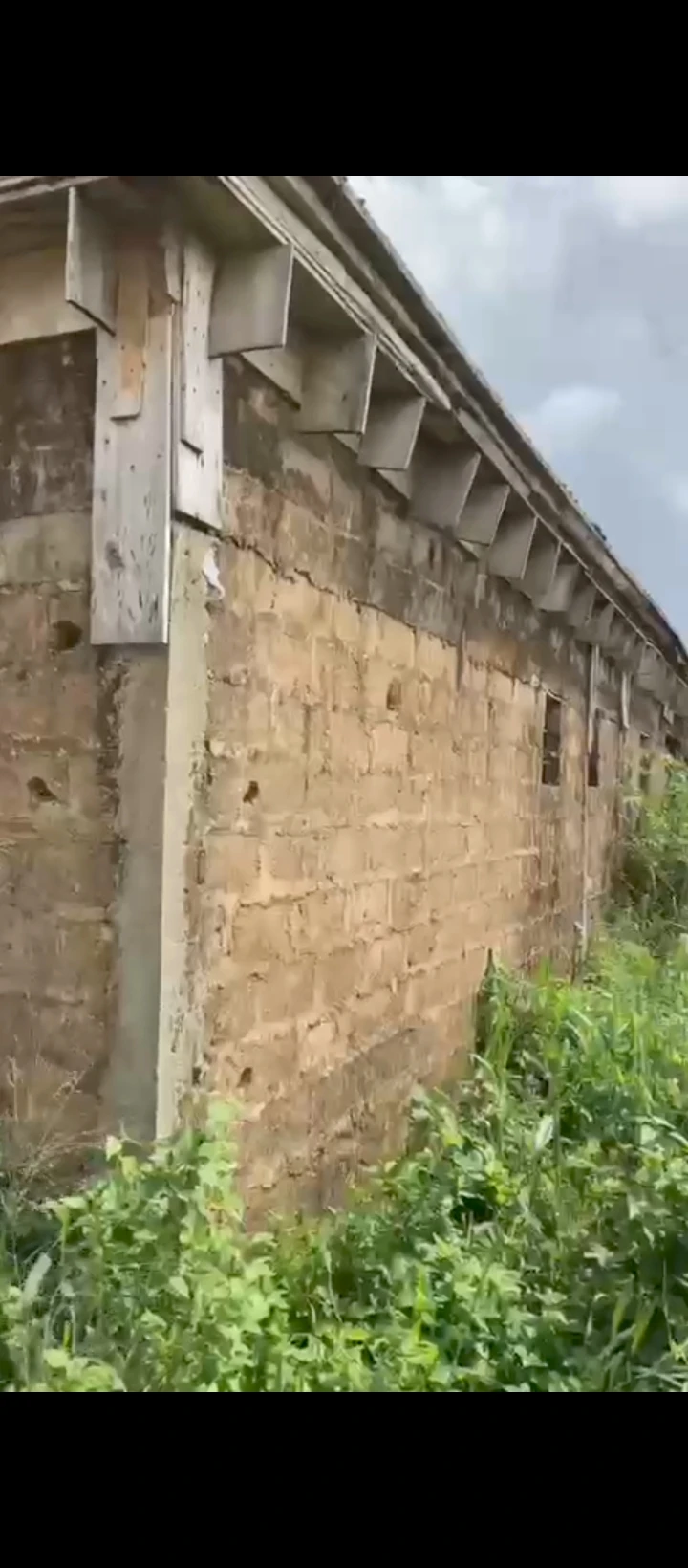 4 Bedroom Flat for Sale in Isihor, Edo - Image 1