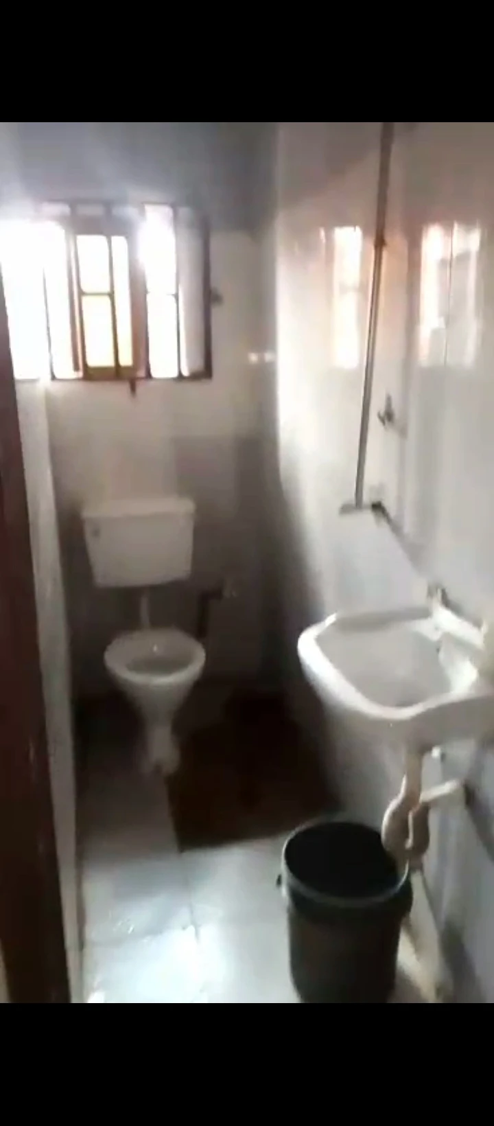 SelfContain for Rent in Back of winners sapele road, Edo - Image 3