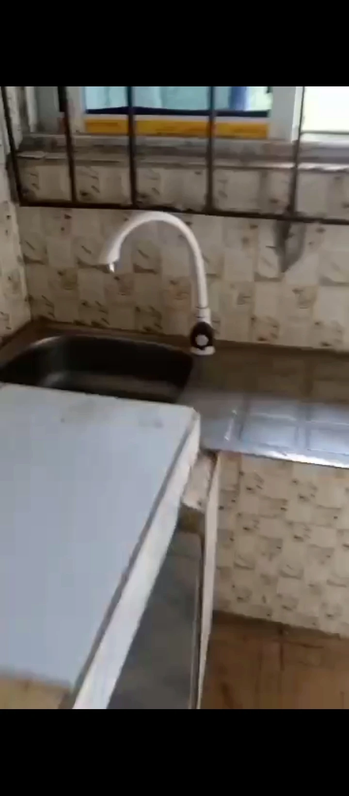 1 Bedroom Flat for Rent in Uroho, Edo - Image 3