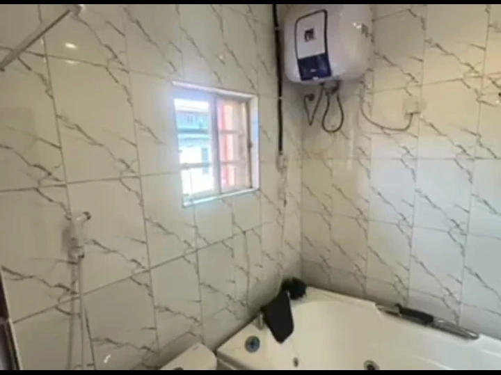 Bungalow for Sale in Ekosodin junction, Ekosodin, Ugbowo, Edo - Image 1