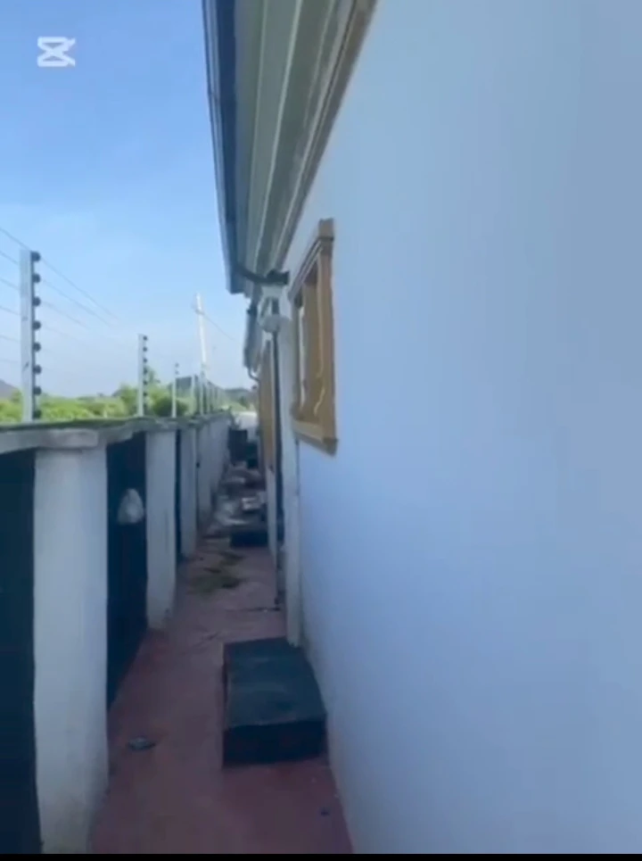 3 Bedroom Flat for Sale in Obagie road, Edo - Image 2
