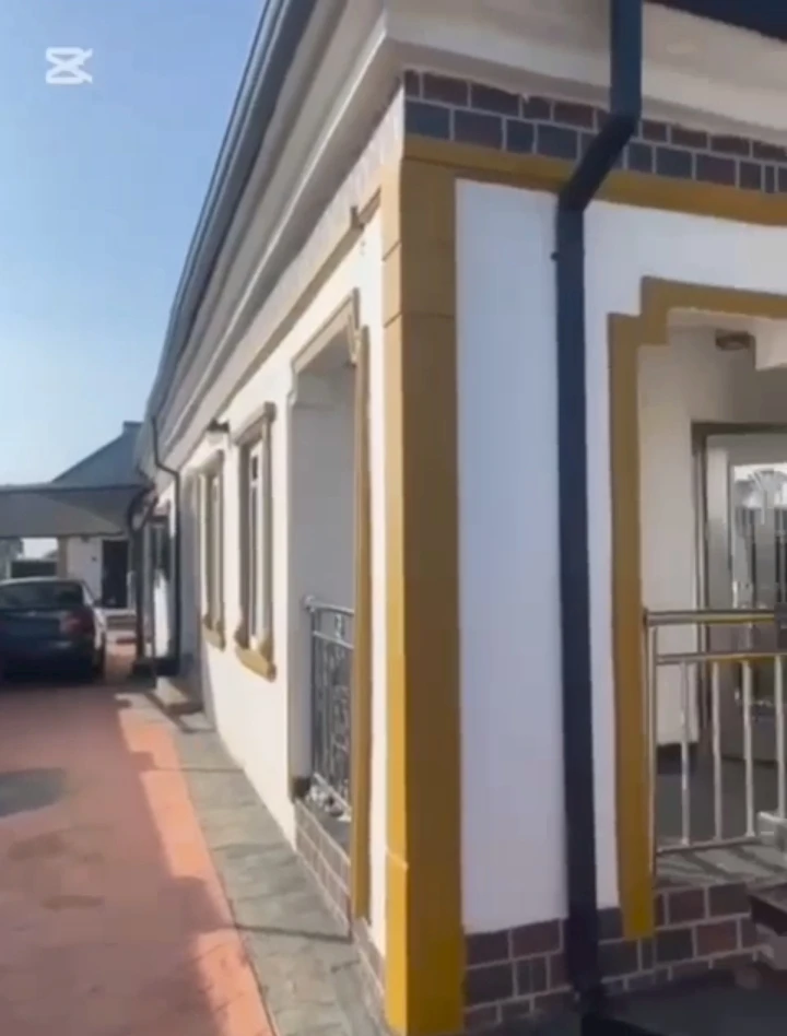 3 Bedroom Flat for Sale in Obagie road, Edo - Image 1
