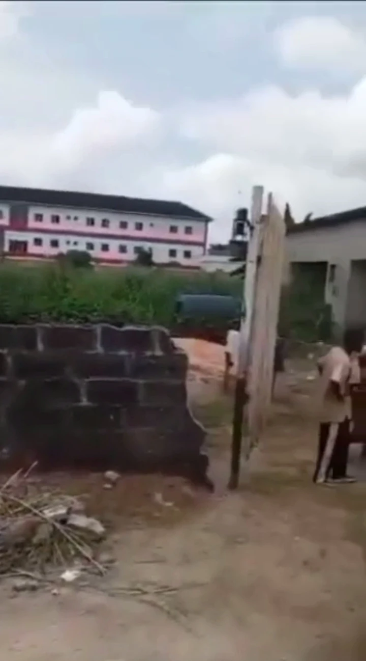 Uncompleted Building for Sale in Etete GRA, Edo - Image 2