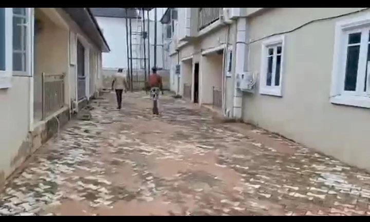 Duplex for Sale in Ugbor, Edo - Image 2