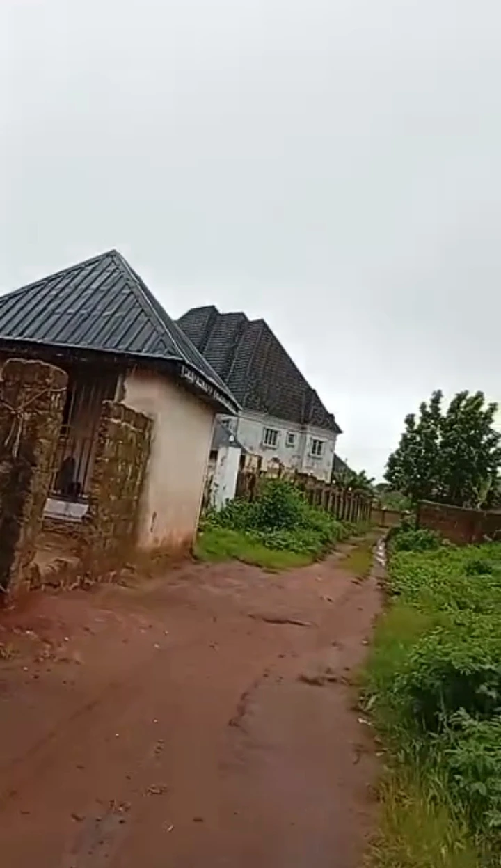 Land for Sale in Ulemo airport road, Edo - Image 1