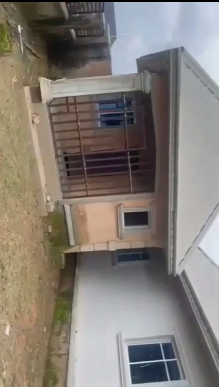 Bungalow for Sale in Uhie sapele road, Edo - Image 2