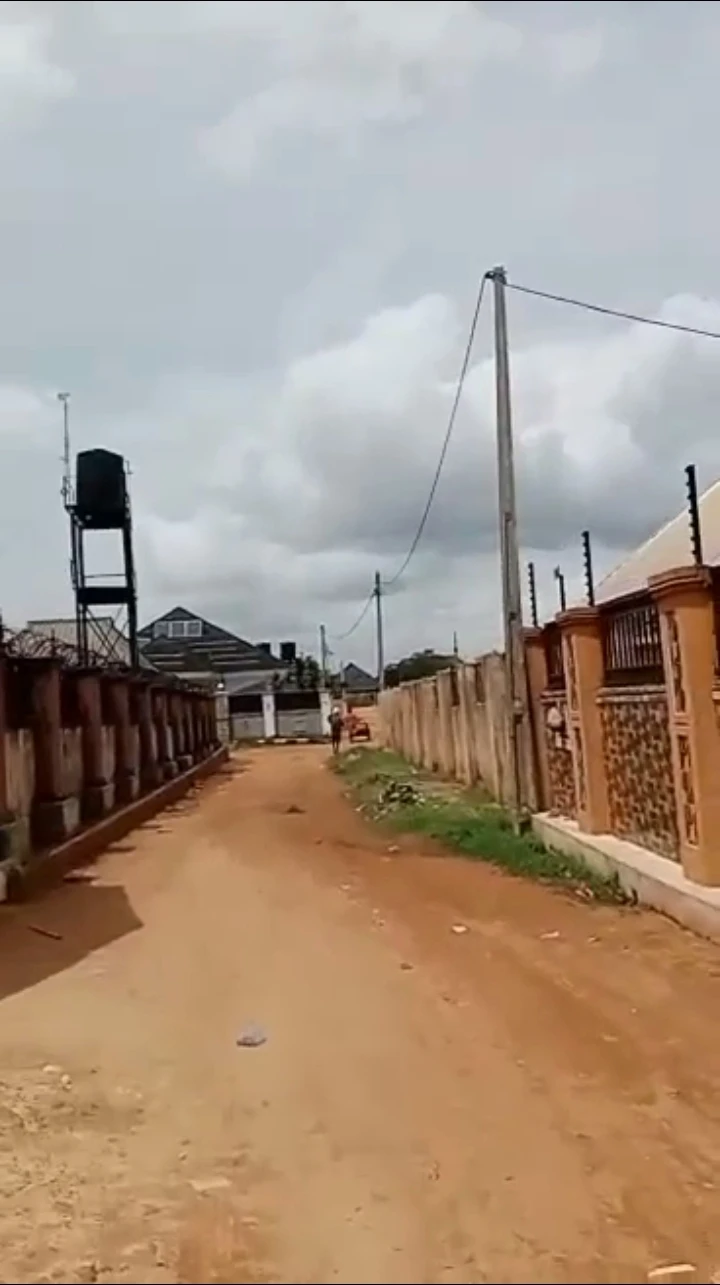 2 Bedroom Flat for Sale in Okhabere sapele road, Edo - Image 2