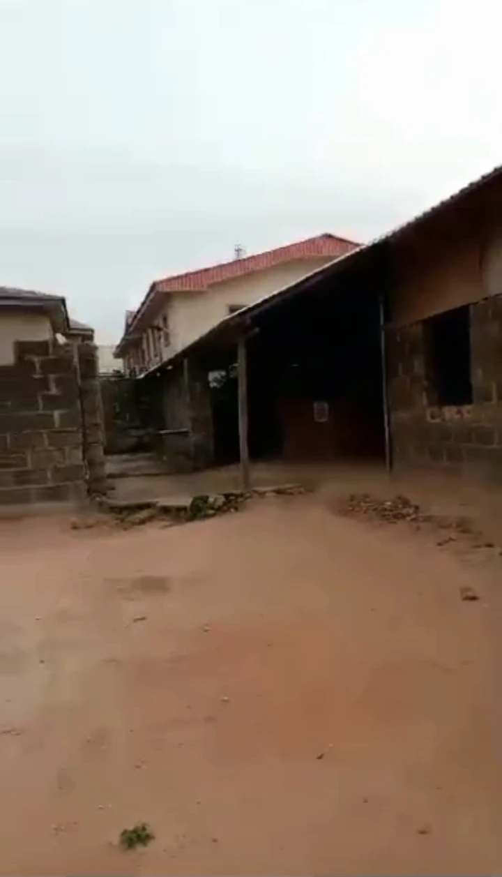 Hotel for Sale in Etete GRA, Edo - Image 2