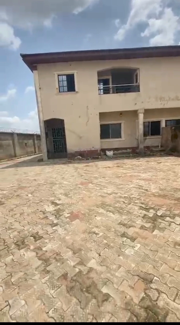 Duplex for Rent in Osakwe house off falanu country home, Edo - Image 2