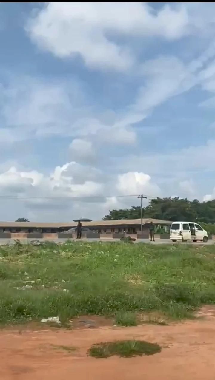 Land for Sale in land just along the benin Lagos expressway oluku ✅, Edo - Image 3