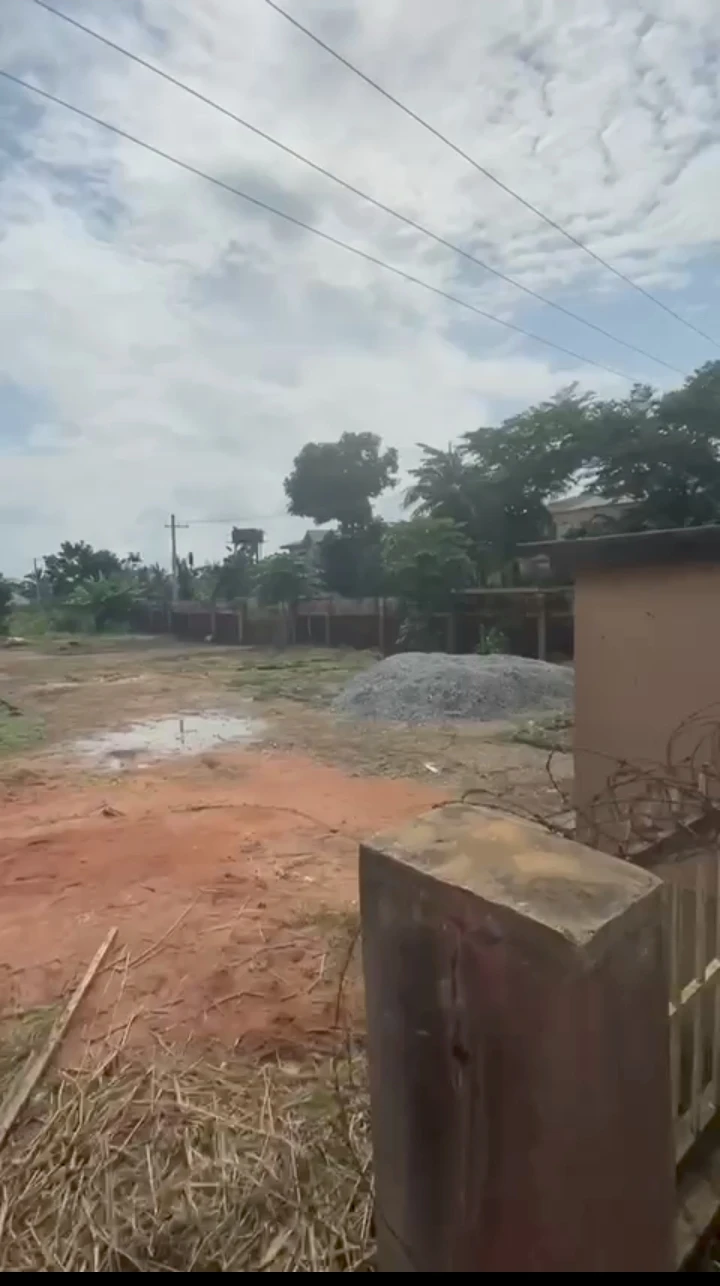 Land for Sale in land just along the benin Lagos expressway oluku ✅, Edo - Image 2
