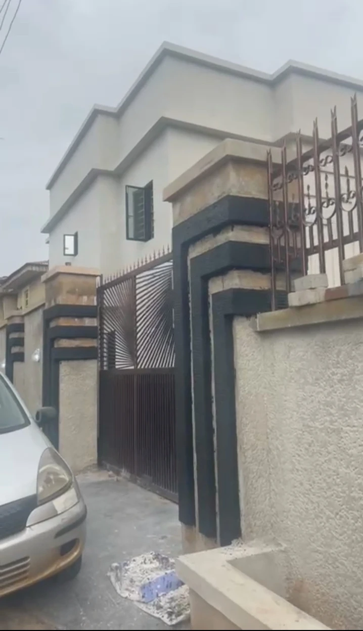 3 Bedroom Flat for Sale in First ugbor GRA, Edo - Image 2