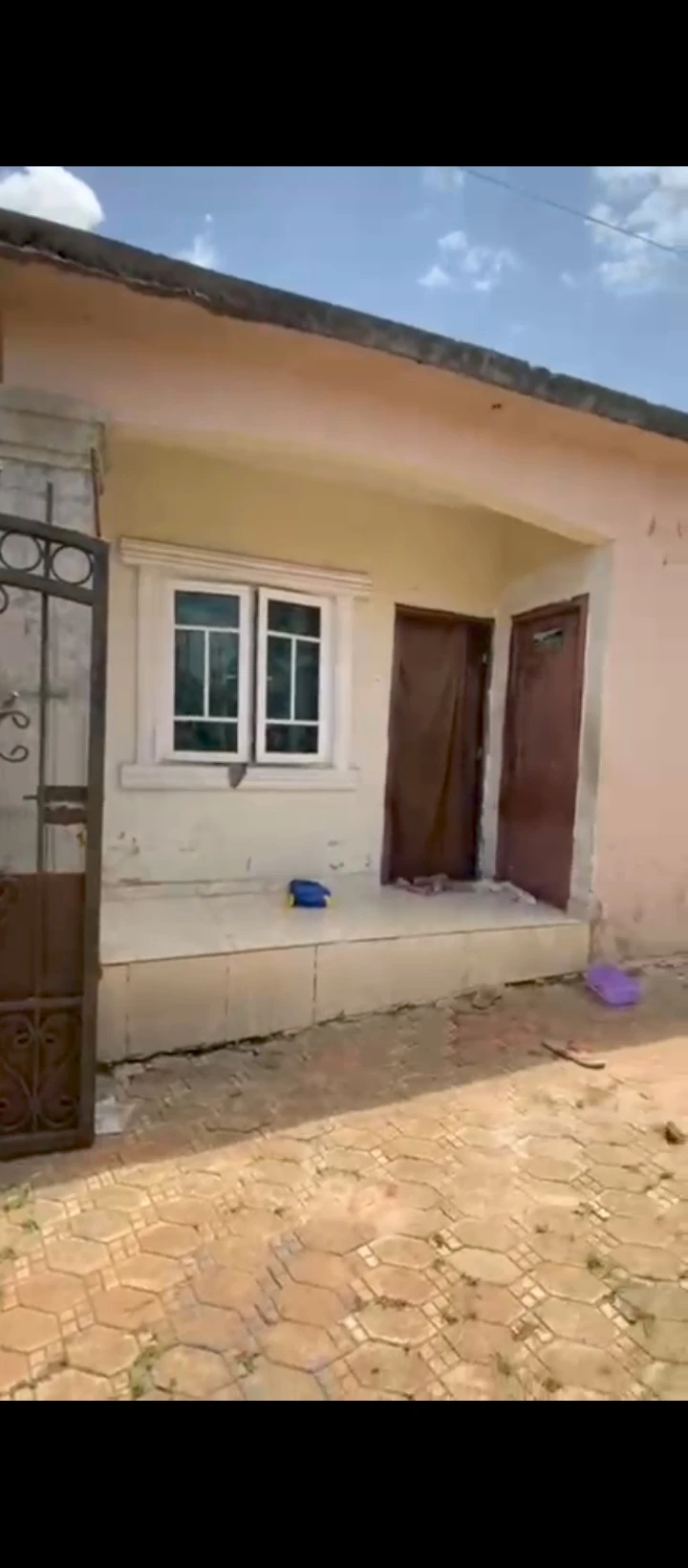 Duplex for Sale in EVBUKUN off sapele road, Edo - Image 2