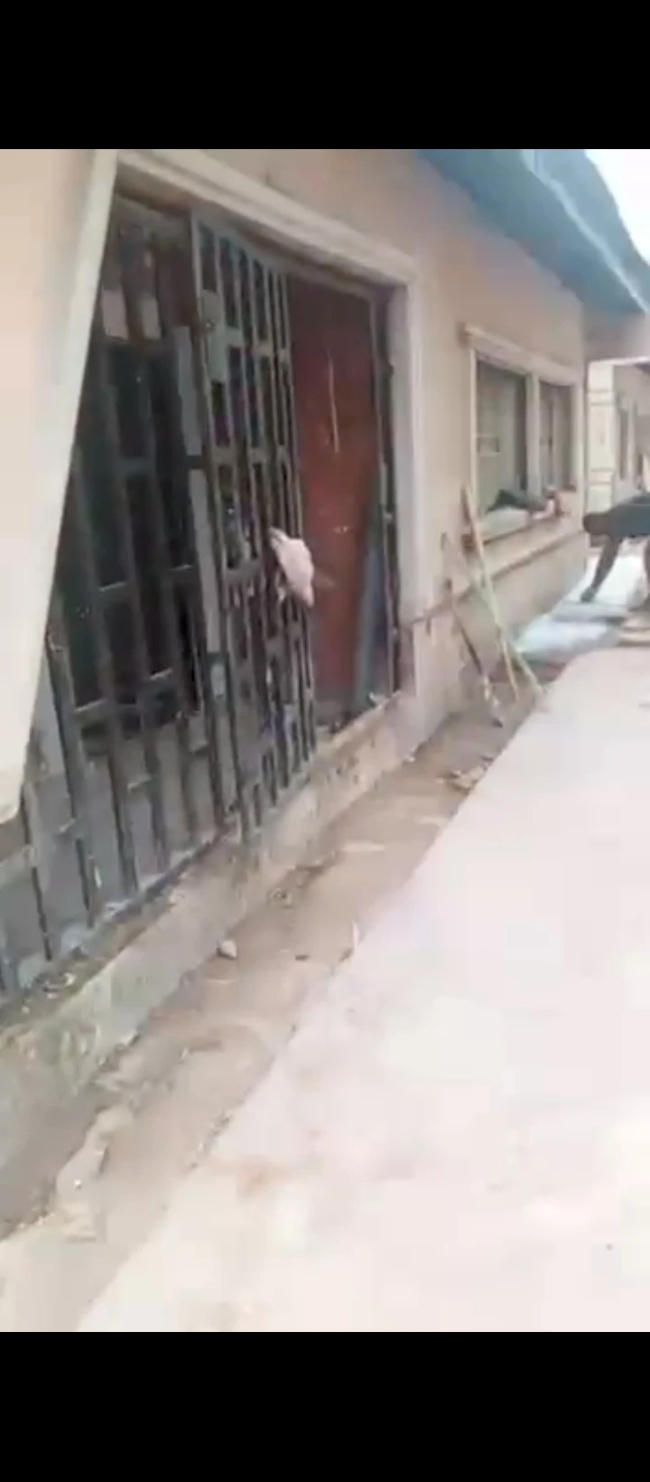 3 Bedroom Flat for Rent in Igbinosa irhirhi road, Edo - Image 3