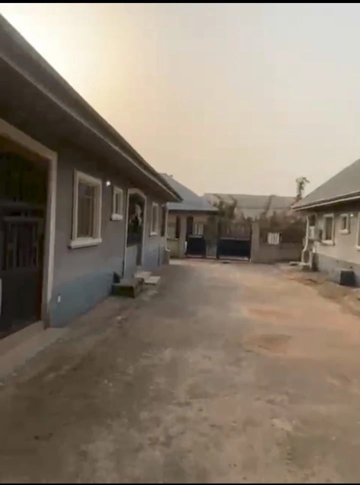 Bungalow for Sale in very close to Sapele Rd express, At Ogheghe Community BeninCity.., Edo - Image 3