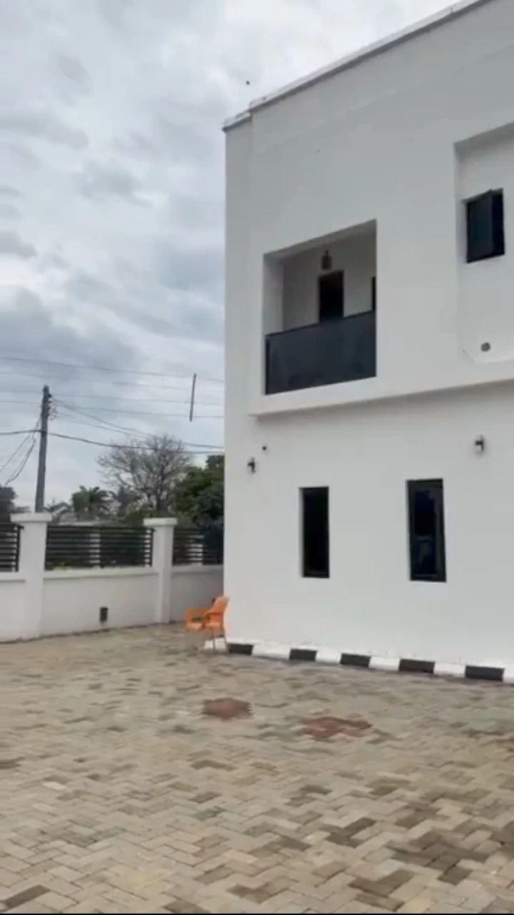 Hotel for Sale in Airport road, Edo - Image 1