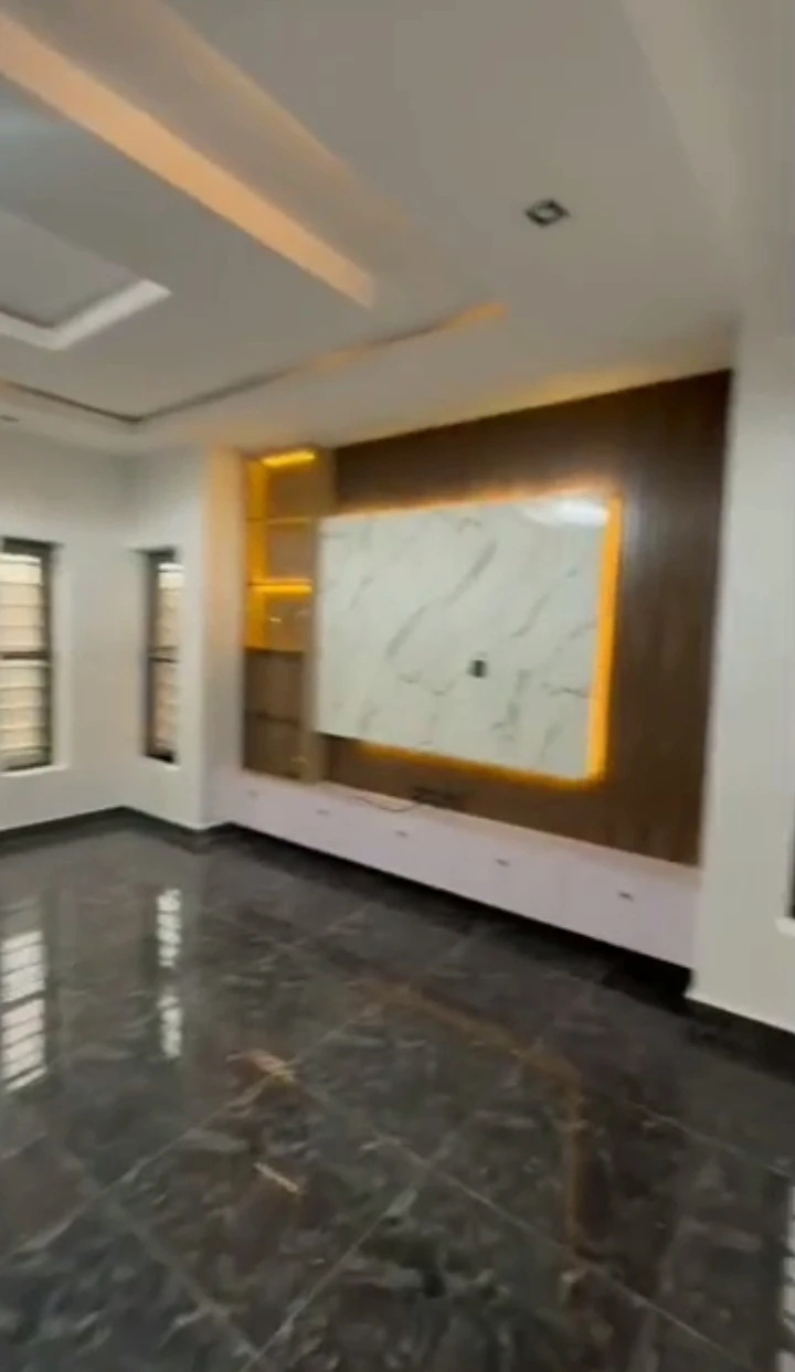 Duplex for Sale in Igbinosa off Irhirhi, Airport road, Benin City, Edo - Image 3