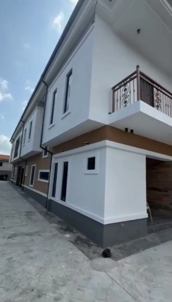 Duplex for Sale in Igbinosa off Irhirhi, Airport road, Benin City, Edo - Image 1