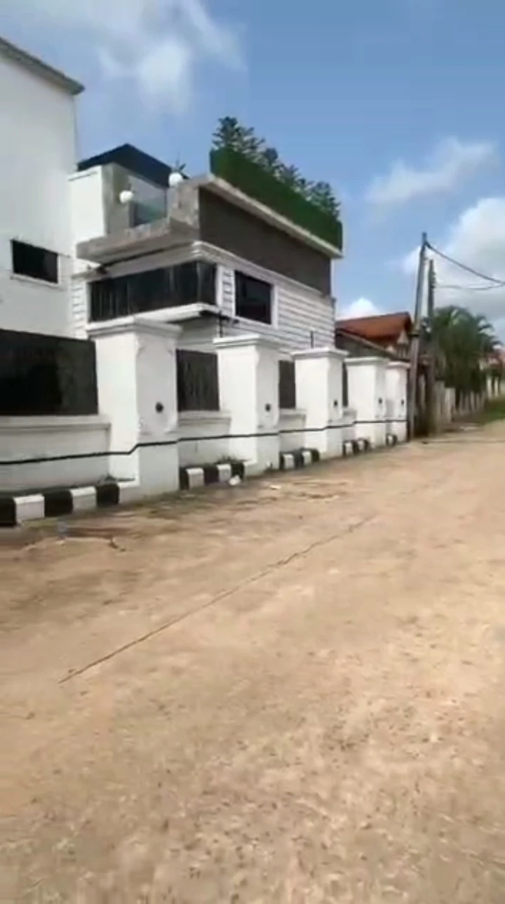 Uncompleted Building for Sale in Country home, Edo - Image 1