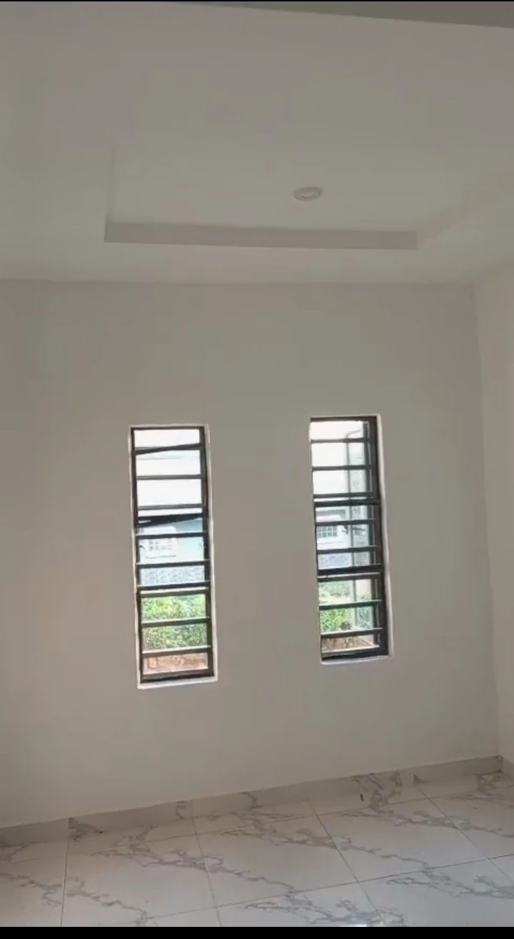 3 Bedroom Flat for Sale in Ogunwenyin road off ugbor village road, Edo - Image 3
