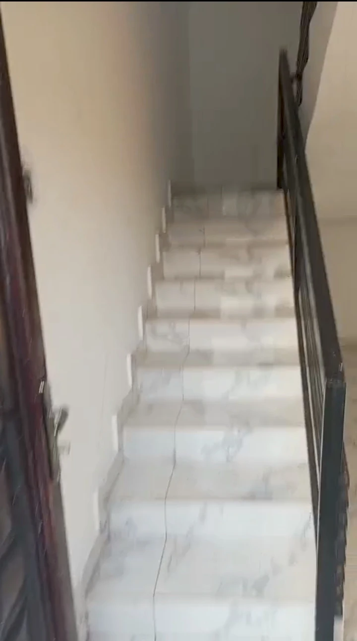 3 Bedroom Flat for Sale in Ogunwenyin road off ugbor village road, Edo - Image 2