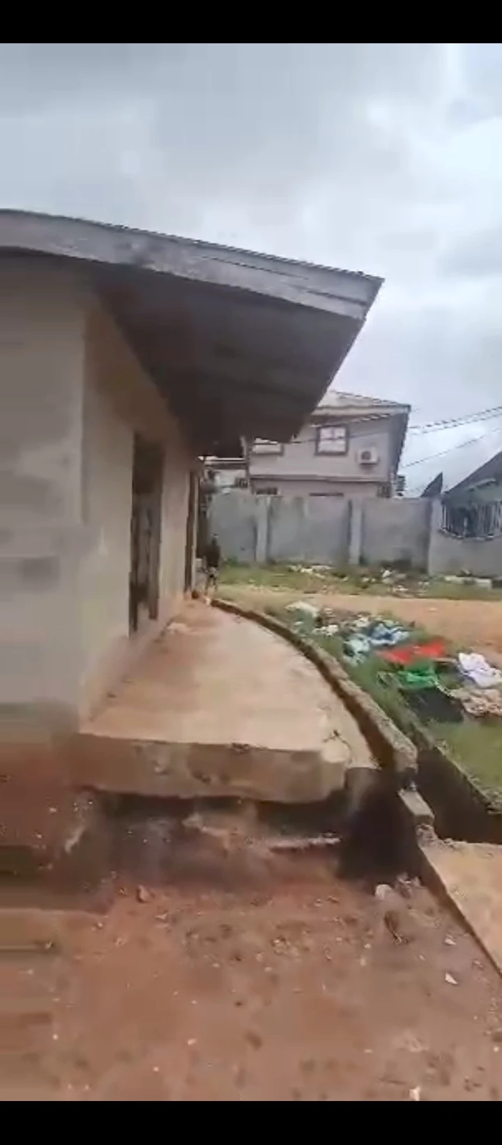 3 Bedroom Flat for Sale in Etete, Edo - Image 3