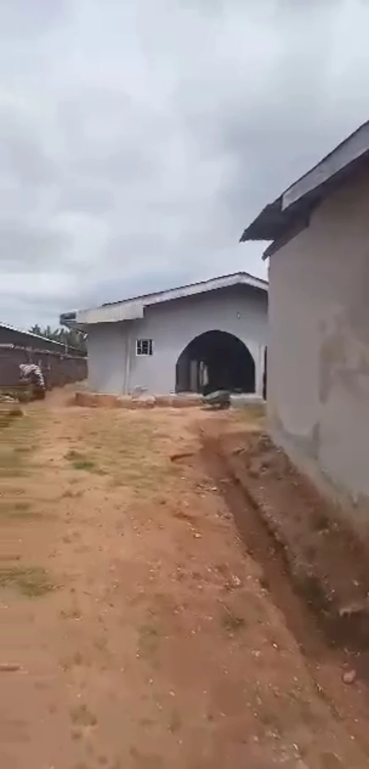 3 Bedroom Flat for Sale in Etete, Edo - Image 1