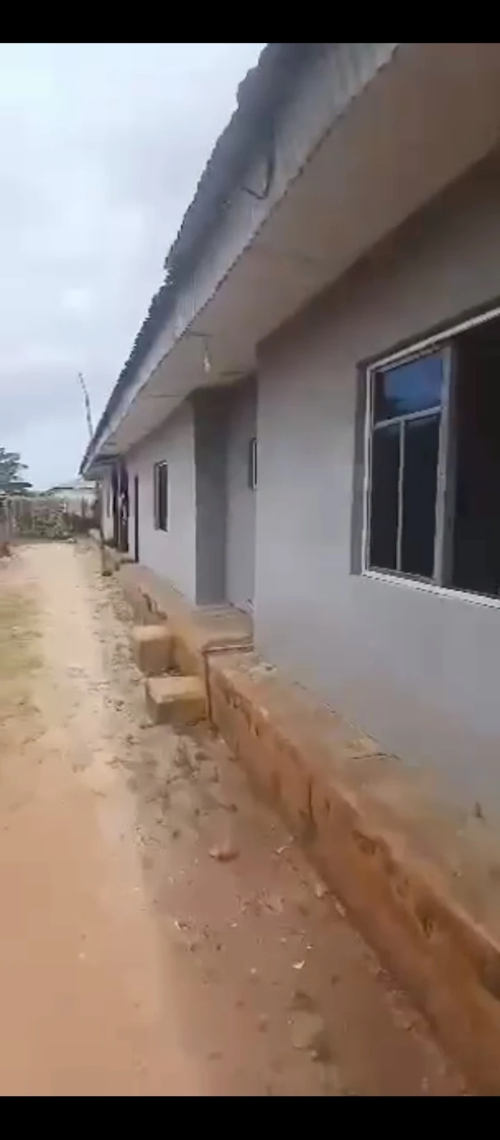 3 Bedroom Flat for Sale in Etete, Edo - Image 2