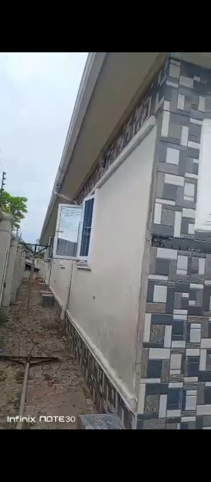 Bungalow for Sale in Obagie road, Edo - Image 2