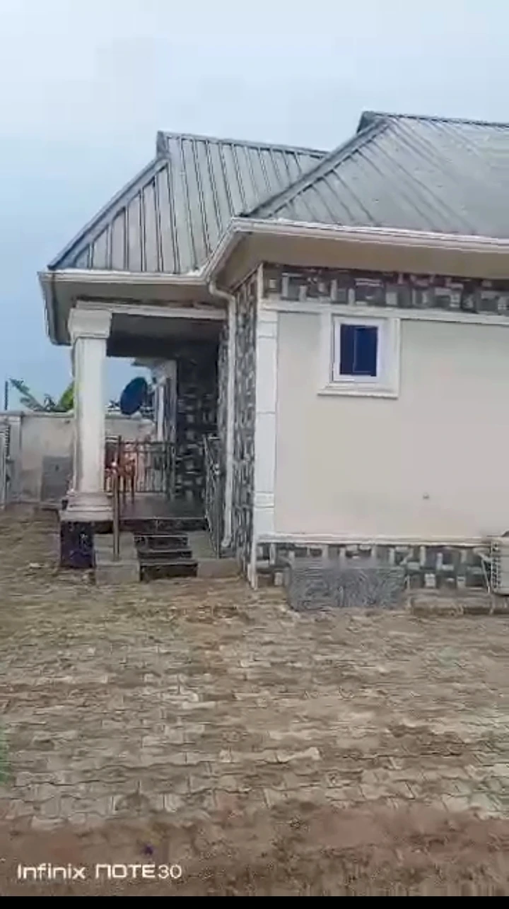 Bungalow for Sale in Obagie road, Edo - Image 1