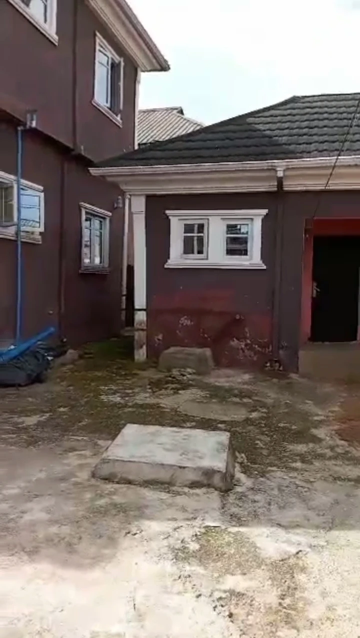 3 Bedroom Flat for Sale in Okhabere, Edo - Image 1