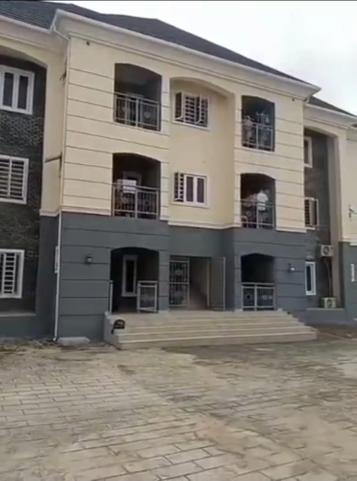 3 Bedroom Flat for Sale in Presbyterian church street Lugbe,Abuja., FCT - Image 2