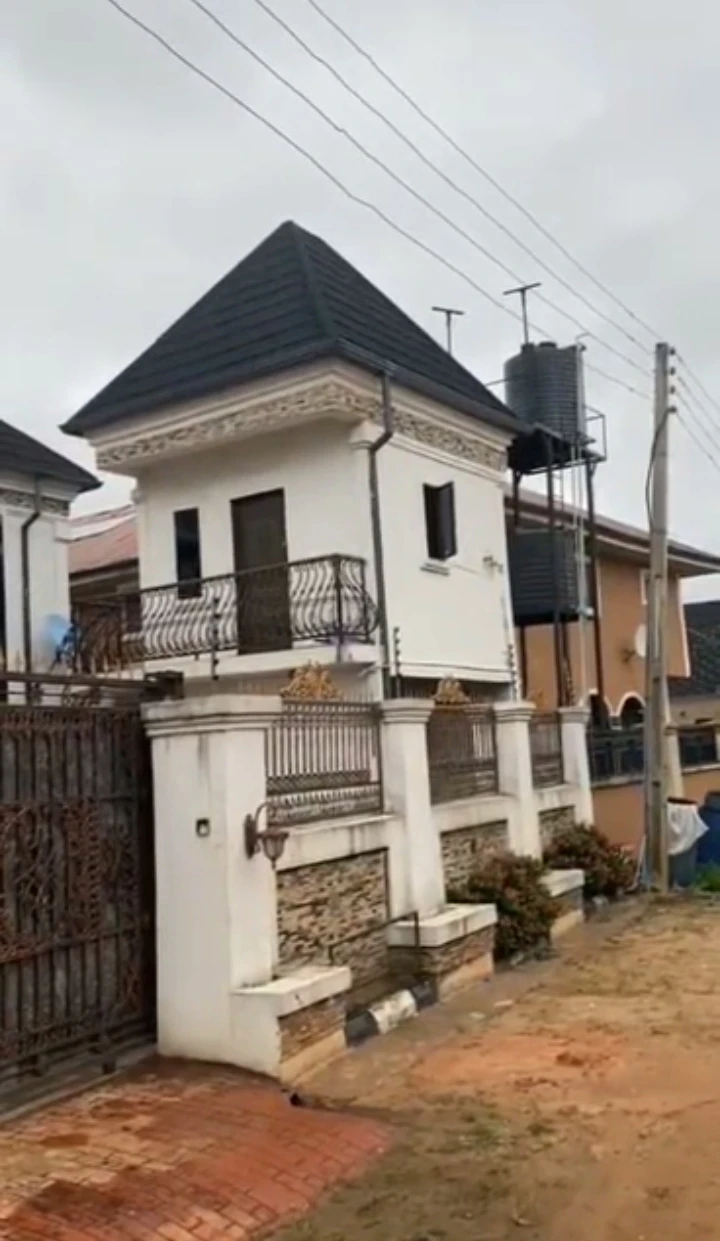Duplex for Sale in Ugbor, Edo - Image 2