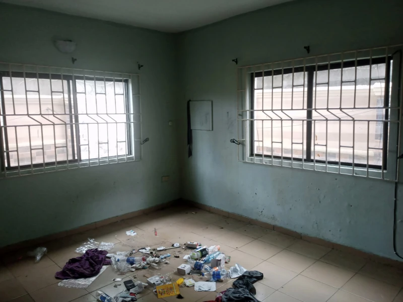 3 Bedroom Flat for Rent in Ajide edjeba warri, Delta - Image 4