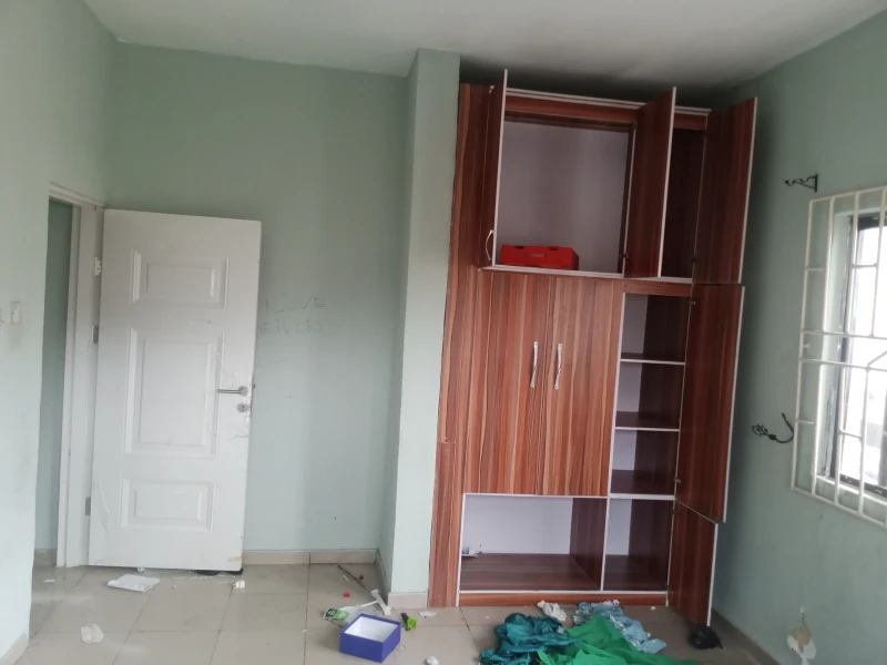 3 Bedroom Flat for Rent in Ajide edjeba warri, Delta - Image 2