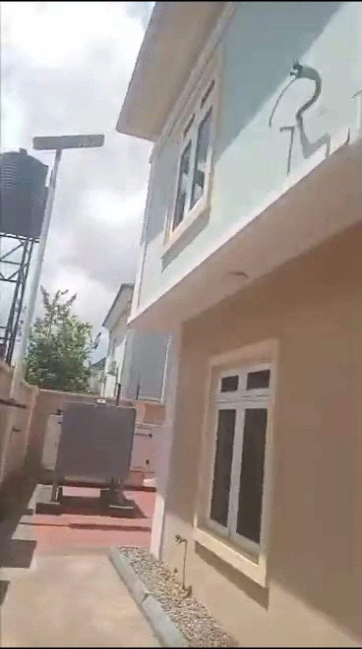Duplex for Rent in Etete GRA, Edo - Image 2