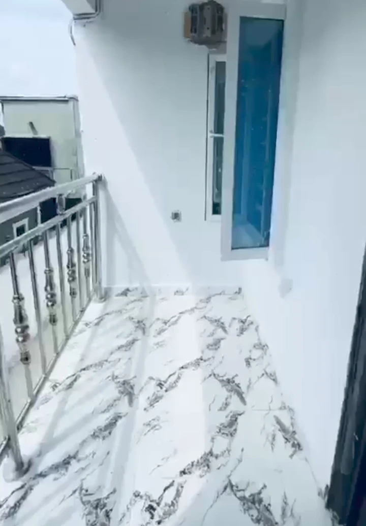 3 Bedroom Flat for Rent in Ogunwenyin, Edo - Image 1